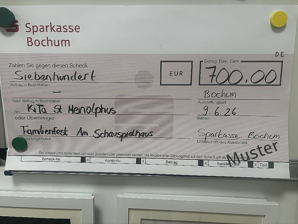 Scheck &uuml;ber 700 &euro;