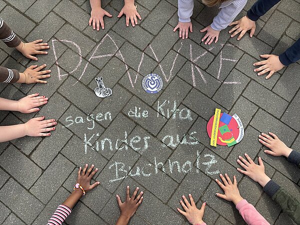 Kreidebild mit Dank f&uuml;r Einladung ins Stadion