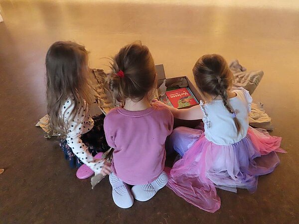 Kinder paket Paket mit Büchern aus