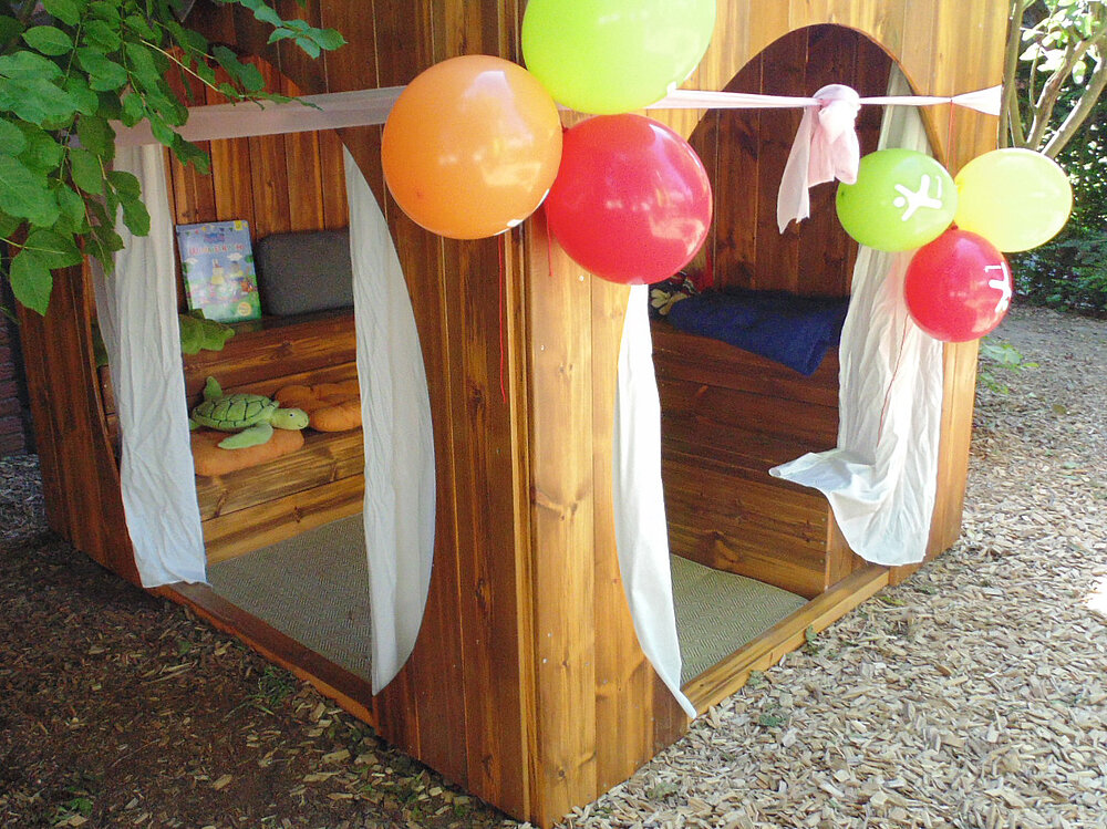 Außenansicht Holz-Lounge
