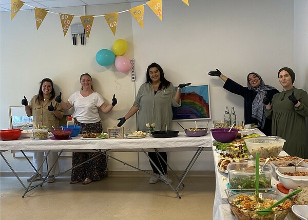 KiTa-Team am Buffet