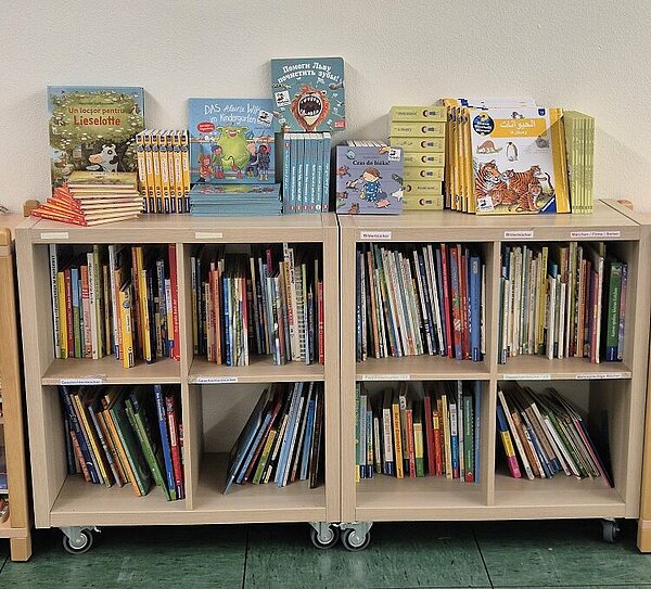 Bücherregal