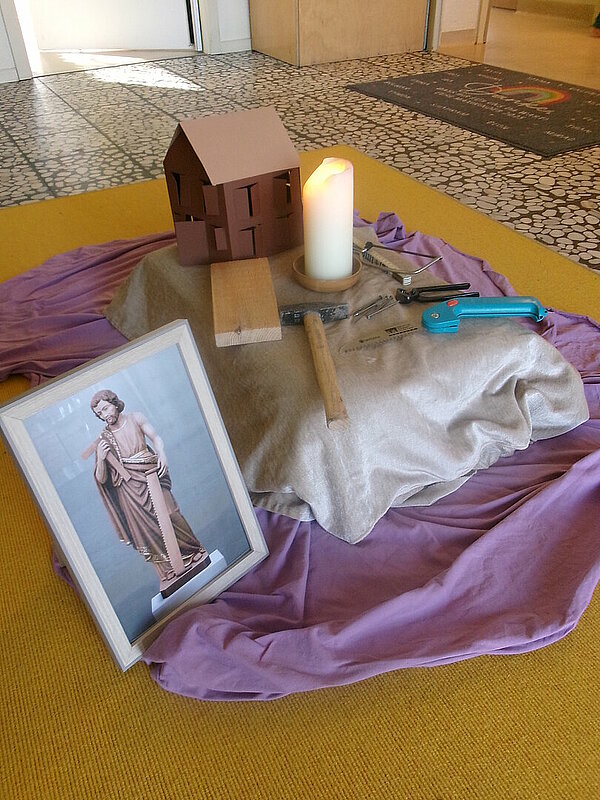 Religionsp&auml;dagogisches Bodenbild