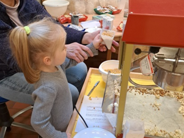 Popcorn-Verkauf in der Gelsenkirchener KiTa St. Agnes